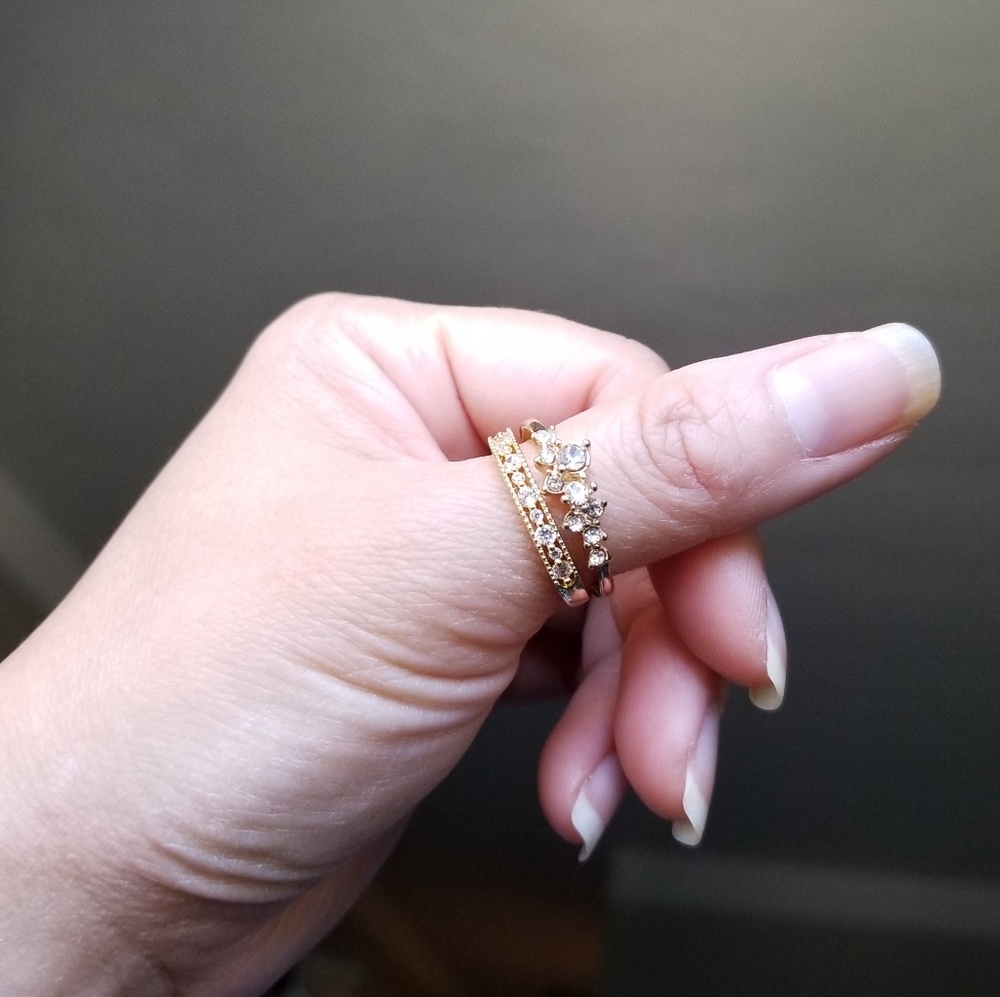 💎NEW💎 GOLD PLATED DAINTY RING SET - Picture 3 of 4